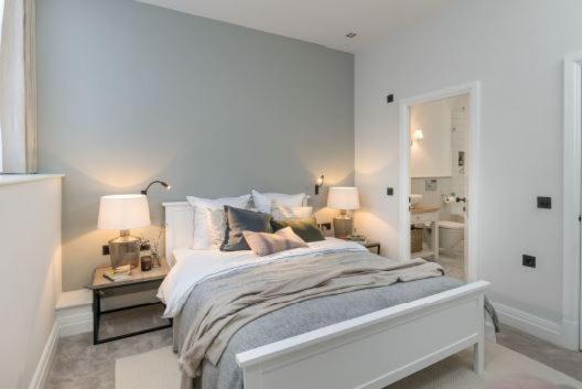 One Navy, Bath Apartment Exterior foto